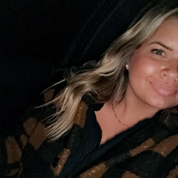 Meet your Posher, Meghan - Picture 2 of 2